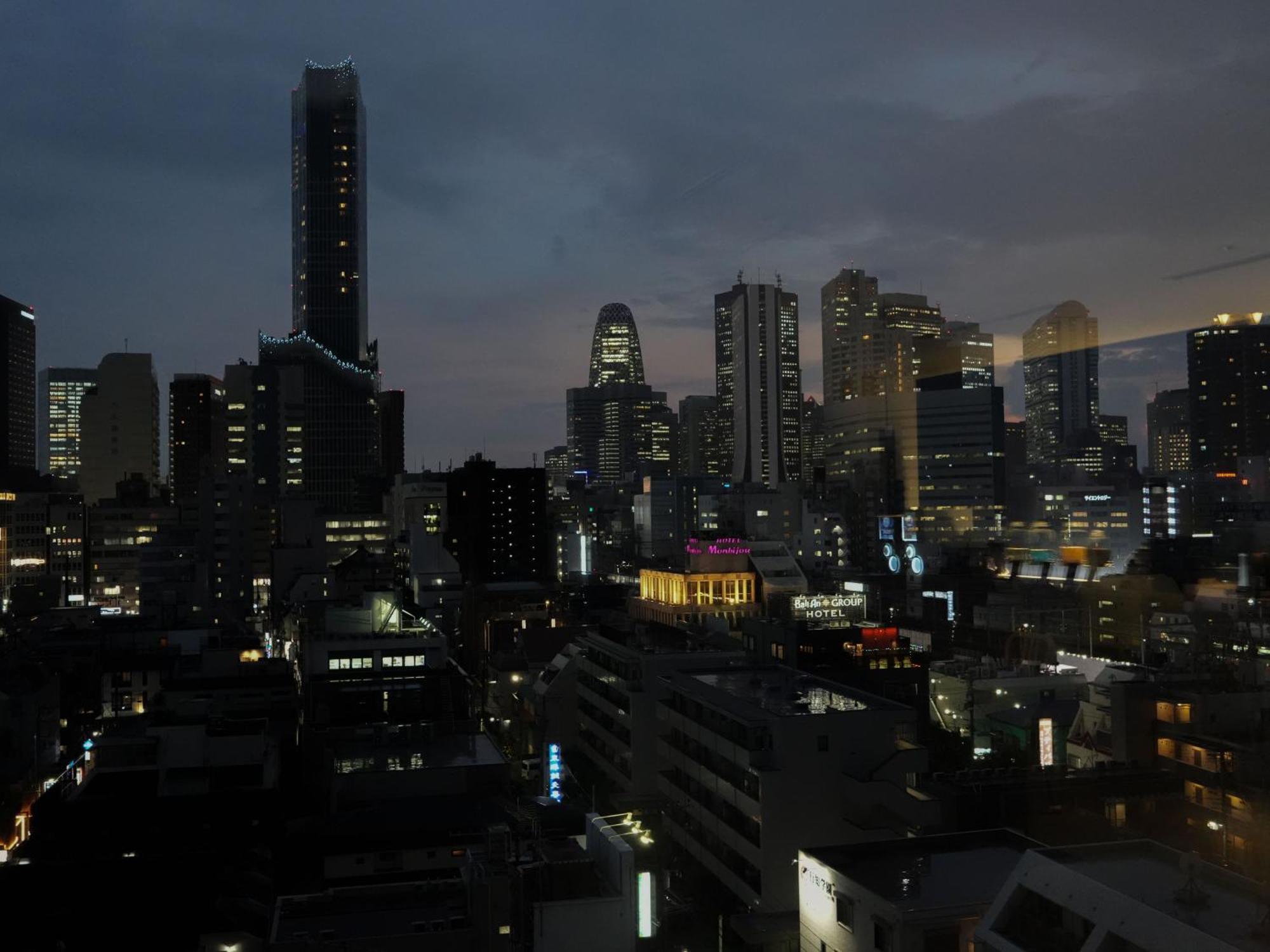 Rembrandt Cabin Shinjuku Shin-Okubo โตเกียว ภายนอก รูปภาพ
