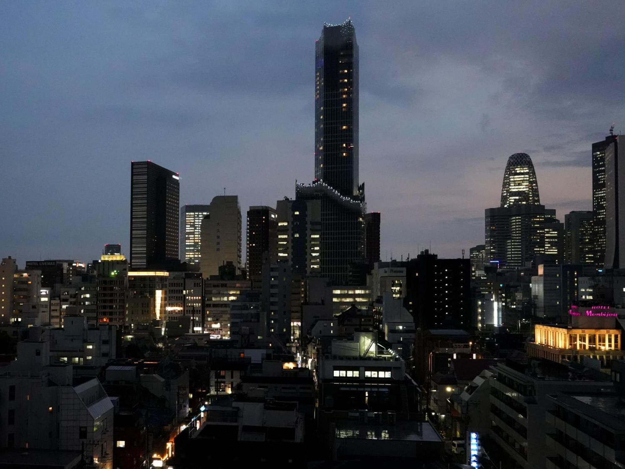Rembrandt Cabin Shinjuku Shin-Okubo โตเกียว ภายนอก รูปภาพ